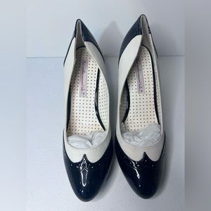 B.A.I.T Footwear IDA CLASSING BLACK & WHITE Size 9